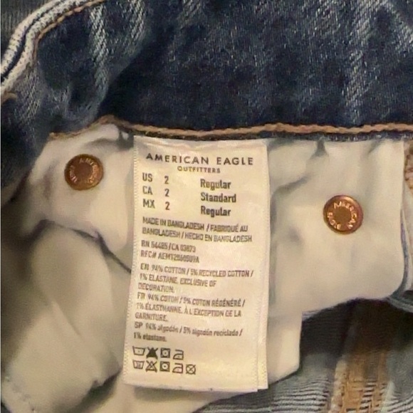 American Eagle Blue Distressed Jeans - Picture 3 of 3